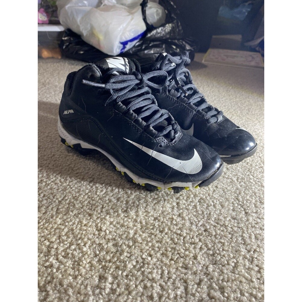 Nike Alpha Shark 2 Low Youth Football Cleats Black White 719953-002 Size 1Y Boys